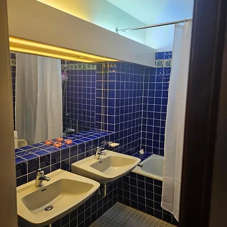 Gemuetliche 2-zimmer-ferienwohnung Mit Wohnzimmer, Dusche & Kueche, Schlafzimmer Διαμέρισμα *