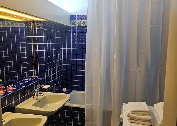 Apartment Gemütliche 2-zimmer-ferienwohnung Mit Wohnzimmer, Dusche&küche, Schlafzimmer *
