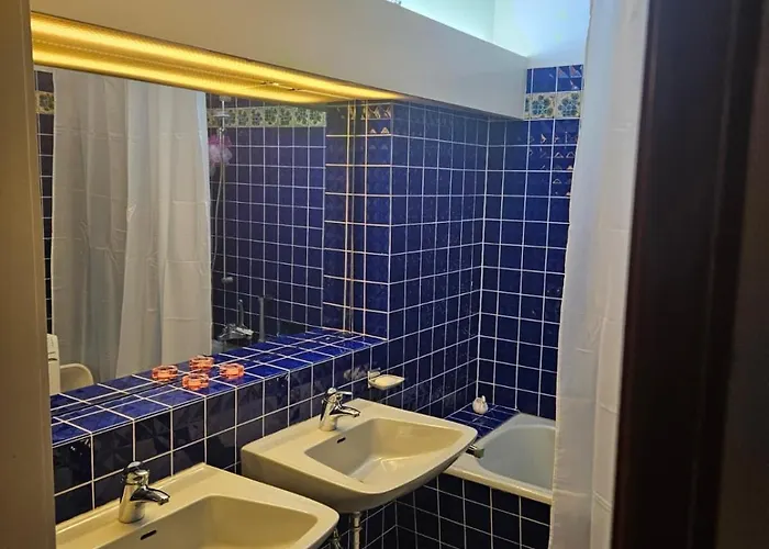 Gemütliche 2-zimmer-ferienwohnung Mit Wohnzimmer, Dusche&küche, Schlafzimmer Apartment *