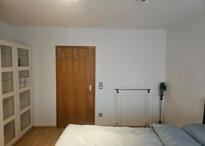 Gemütliche 2-zimmer-ferienwohnung Mit Wohnzimmer, Dusche&küche, Schlafzimmer *